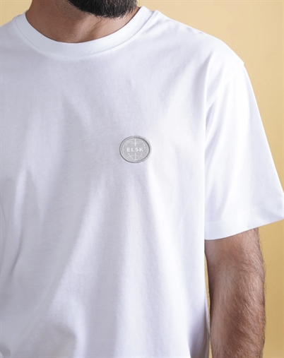 GLOBE BRUSHED TSHIRT